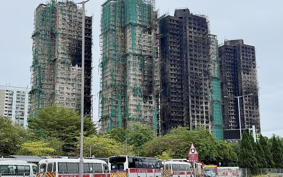 宏福苑火災獨立委員會審視範圍涵蓋政府人員　惟委員陳健波身兼市建局非執董惹利益衝突關注　